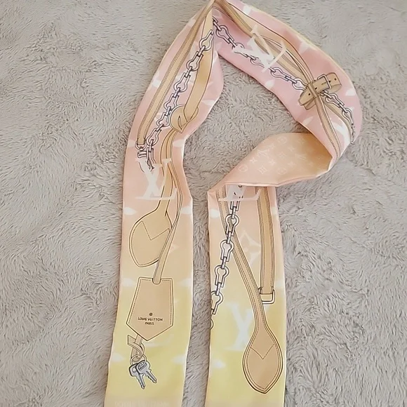 Louis Vuitton Monogram Gradient By The Pool Bandeau M76780 - Picture 8 of 15